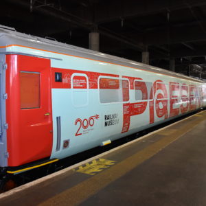 Rail 220 Inspiration Train at London Euston (c) Neil Dinnen